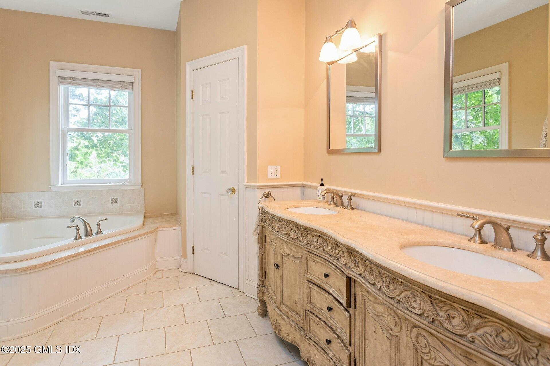 32 Meyer Place Riverside, CT 06878 - Photo 21 of 26 026-483445-_X0A2455_14169773