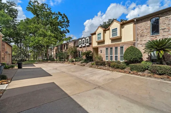 $324,990 | 15167 Kimberley Court, Unit 41, Houston, TX 77079