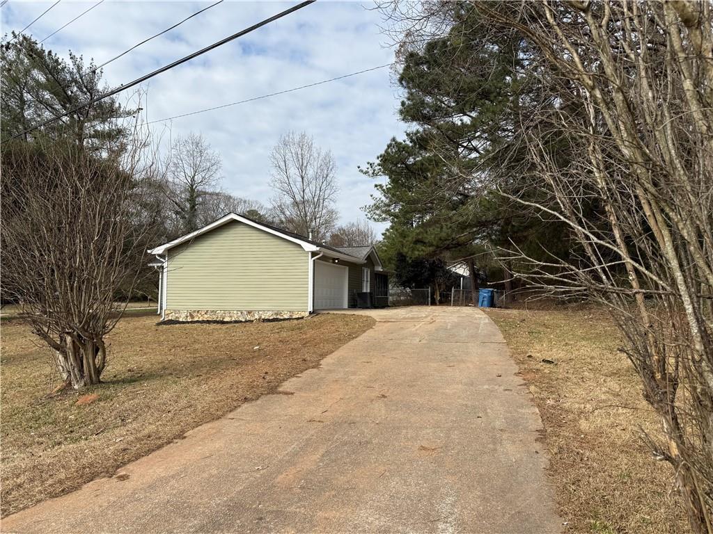 1411 Fairview Road Stockbridge, GA 30281 - Photo 5 of 33