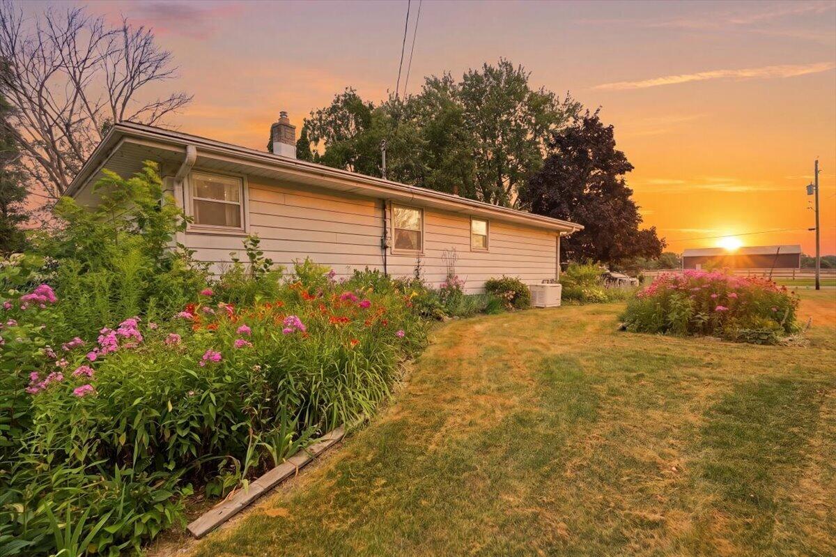 3444 East County Line Road Oak Creek, WI 53154 - Photo 37 of 59 Backyard