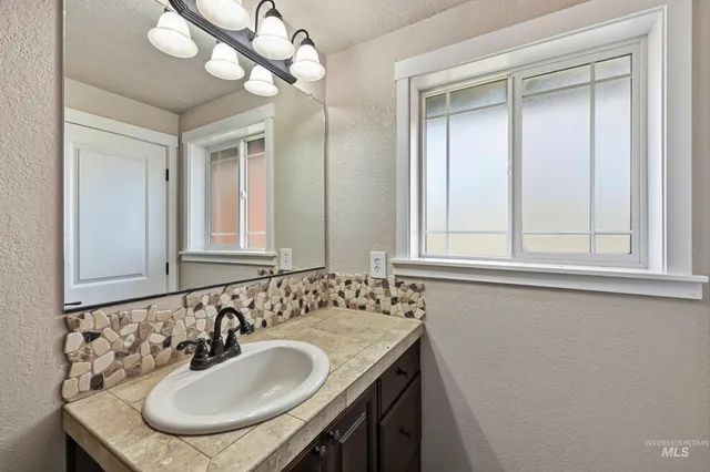 $469,999 | 20203 Top Road, Greenleaf, ID 83626