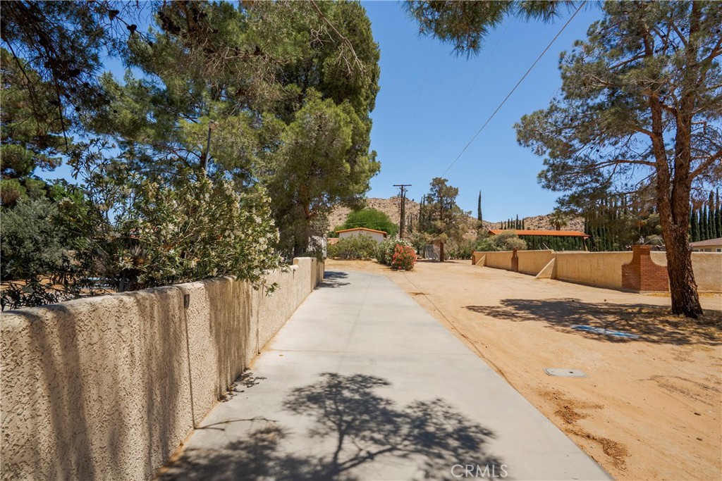 19954 Tinne Road Apple Valley, CA 92307 - Photo 36 of 54