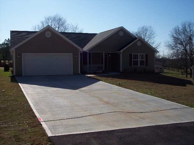 464 Guyton Road Pelzer, SC 29669 - Photo 3 of 6