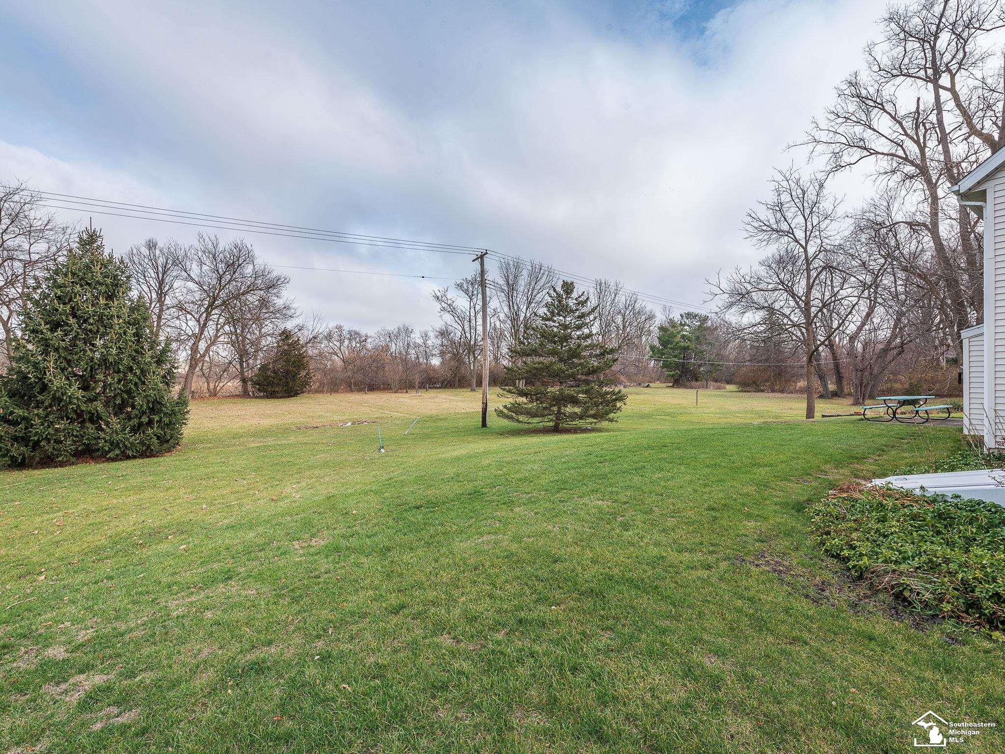 2358 South Custer Road Monroe, MI 48161 - Photo 40 of 43