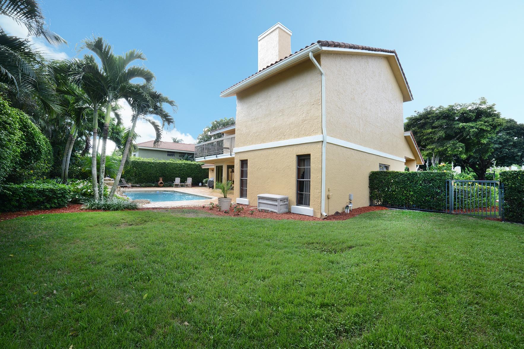 2898 Northwest 26th Court Boca Raton, FL 33434 - Photo 24 of 27 Yard/Pool View