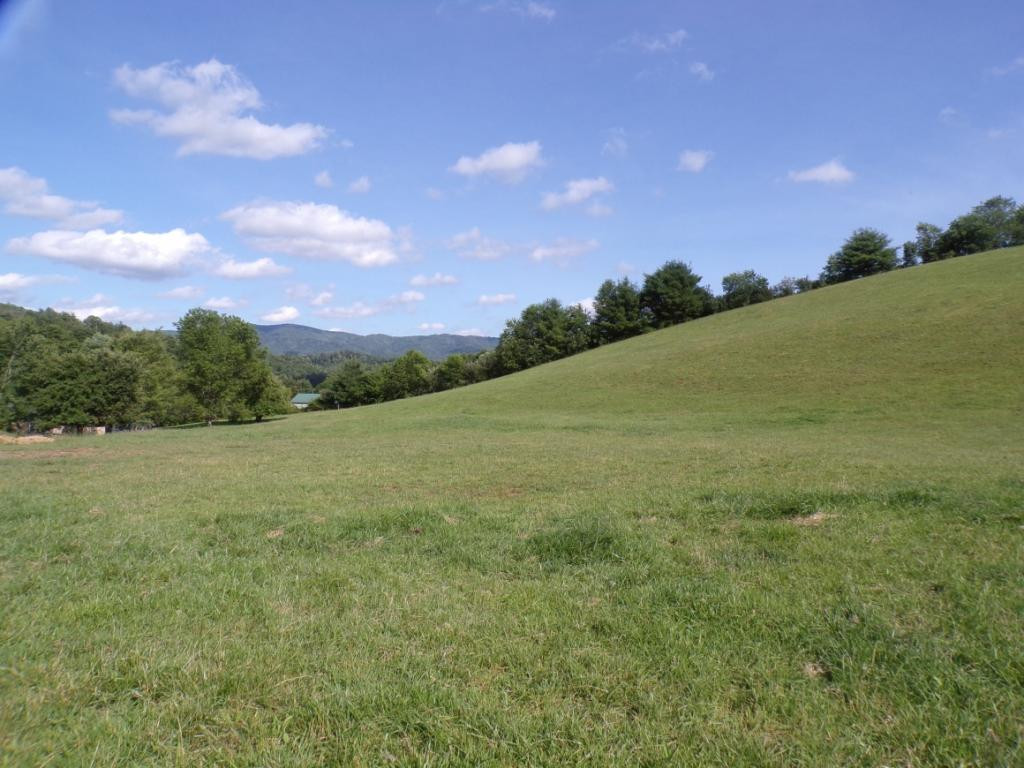 727 Hospital Road Mountain City, TN 37683 - Photo 6 of 36 BEAUTIFUL MOUNTAIN VIEWS