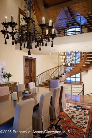 a view of a livingroom with furniture