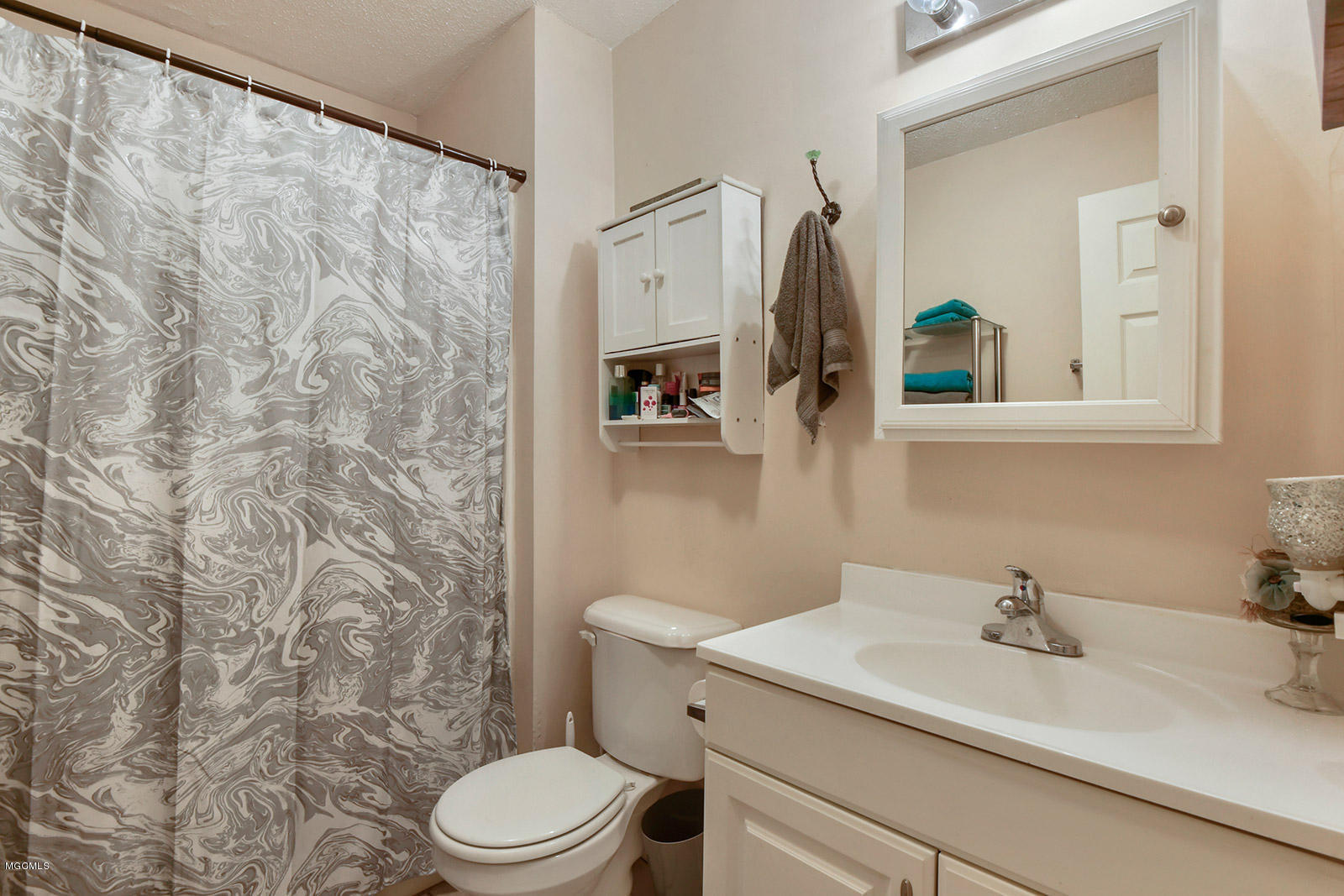 23027 Indian Ridge Road Picayune, MS 39466 - Photo 16 of 17 015_1600x1067_mls_1600x1067