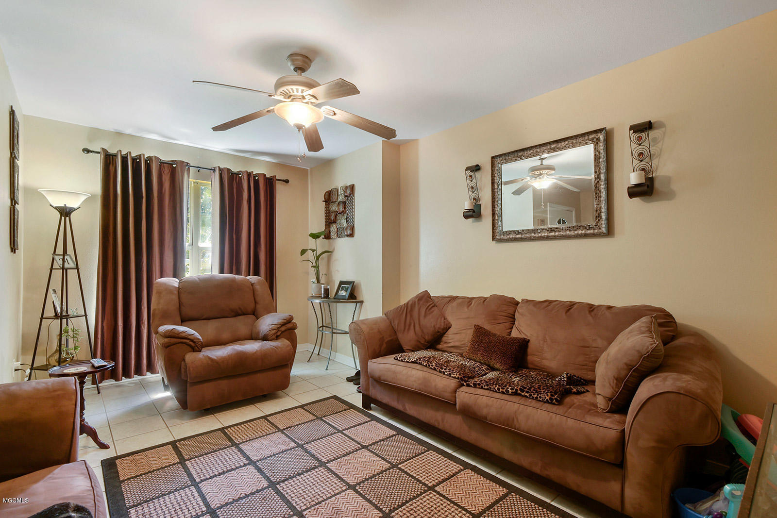 23027 Indian Ridge Road Picayune, MS 39466 - Photo 2 of 17 002_1600x1067_mls_1600x1067