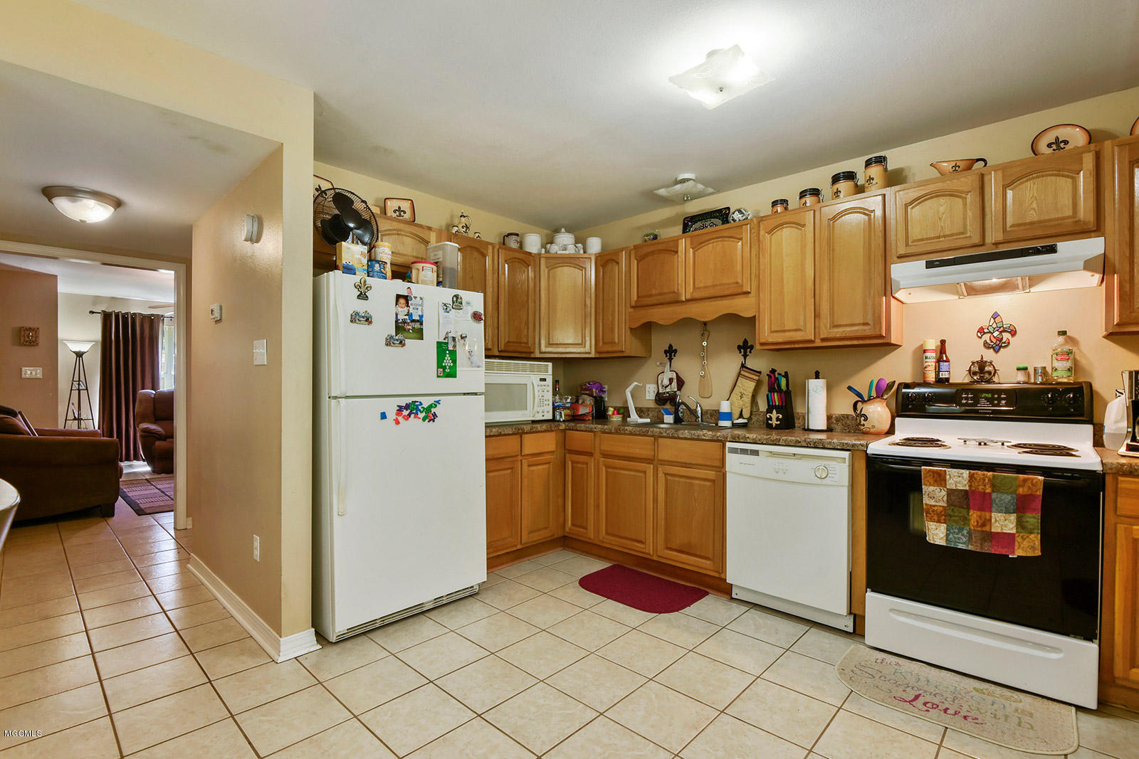 23027 Indian Ridge Road Picayune, MS 39466 - Photo 6 of 17 006_1600x1067_mls_1600x1067