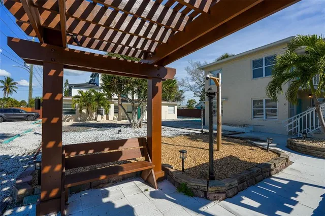 $1,600 | 115 145th Avenue, Unit 4, Madeira Beach, FL 33708