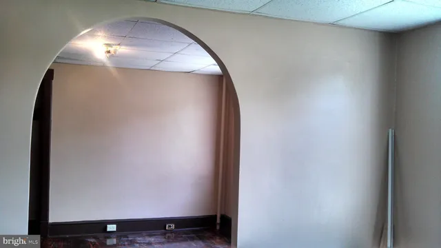 $1,200 | 229 North Locust Street, Unit 1, Hagerstown, MD 21740