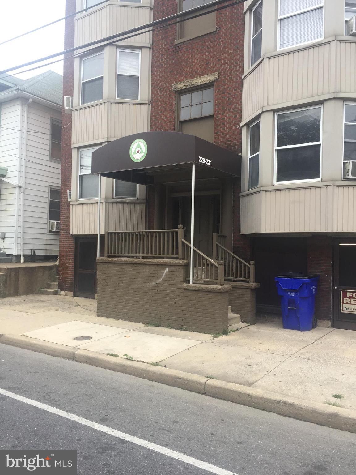 229 North Locust Street, Unit 1 Hagerstown, MD 21740 - Photo 5 of 29