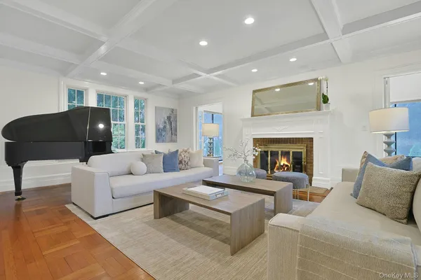 $2,495,000 | 92 Walworth Avenue, Scarsdale, NY 10583