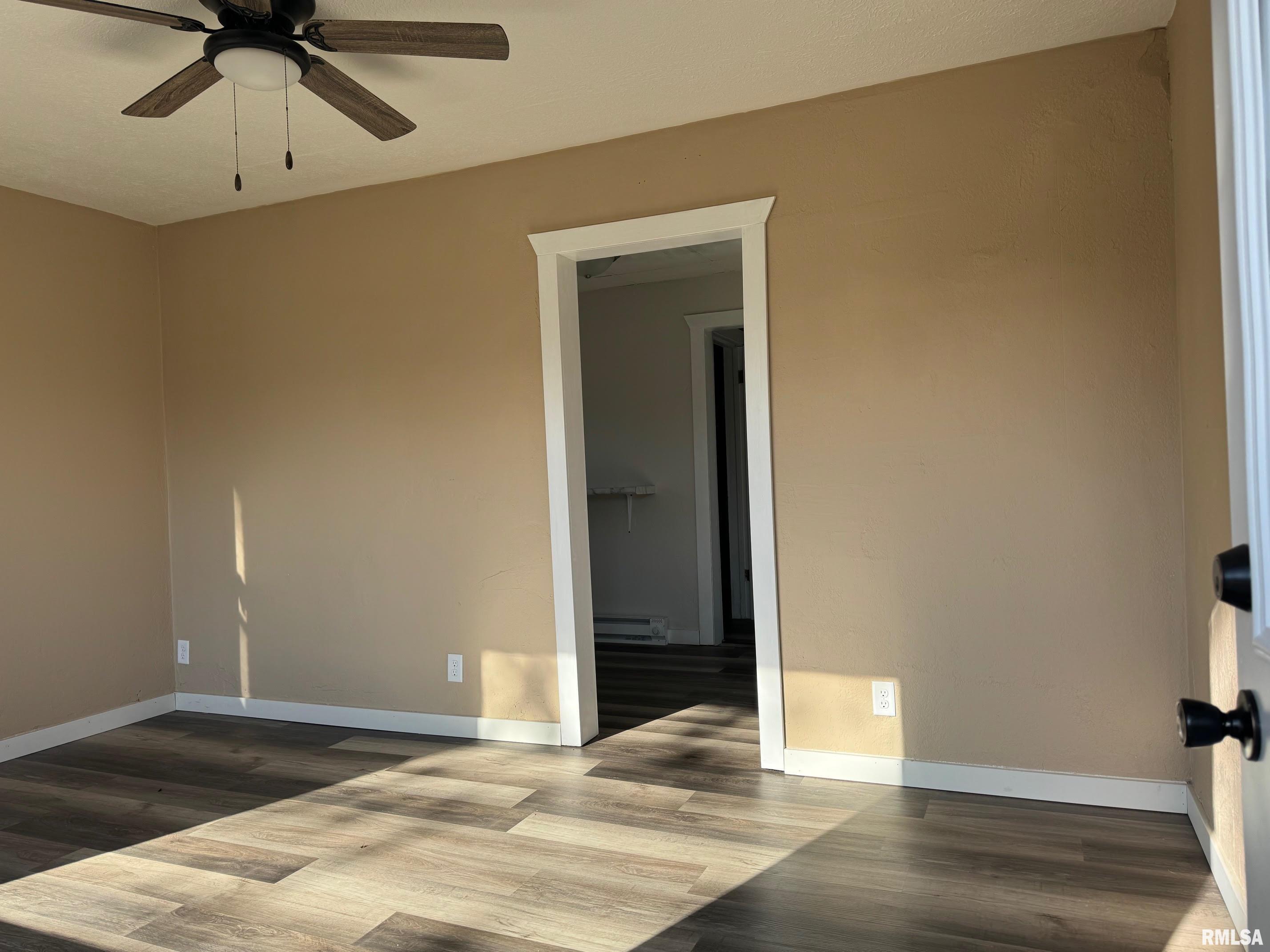 2327 East Stuart Street Springfield, IL 62703 - Photo 2 of 6