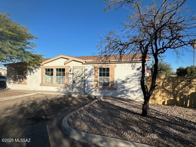 633 West Simmons Road Tucson, AZ 85705 - Photo 1 of 20 Gallery Image 1