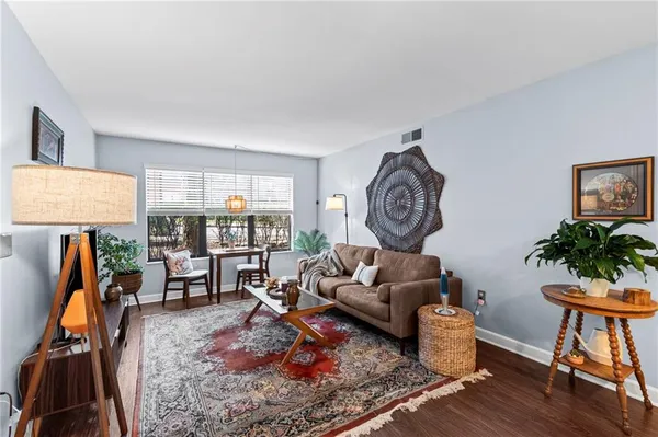 $172,000 | 925 Washington Street, Unit 101, Kansas City, MO 64152