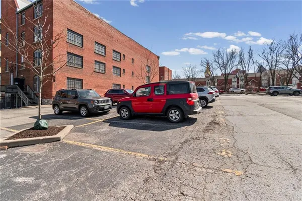 $172,000 | 925 Washington Street, Unit 101, Kansas City, MO 64152