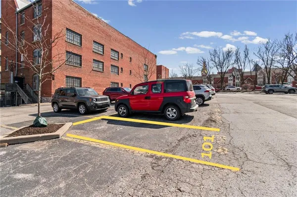 $172,000 | 925 Washington Street, Unit 101, Kansas City, MO 64152