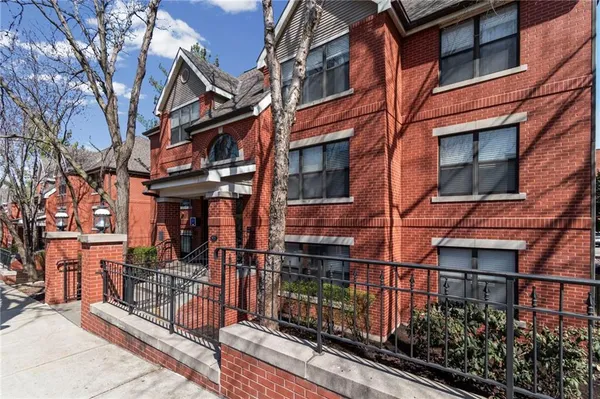 $172,000 | 925 Washington Street, Unit 101, Kansas City, MO 64152