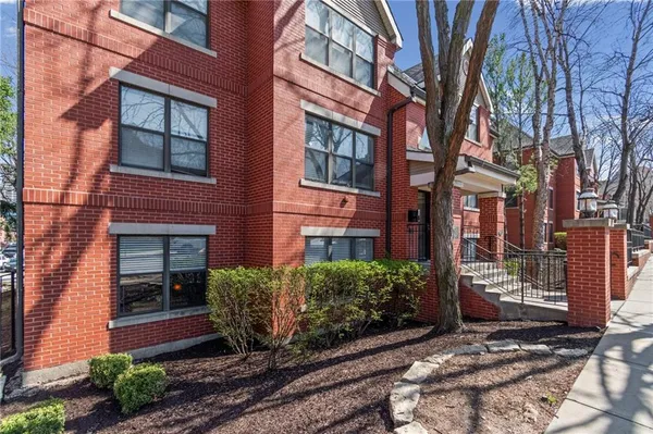 $172,000 | 925 Washington Street, Unit 101, Kansas City, MO 64152