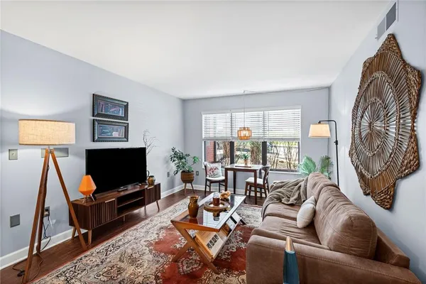 $172,000 | 925 Washington Street, Unit 101, Kansas City, MO 64152