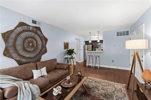 $172,000 | 925 Washington Street, Unit 101, Kansas City, MO 64152