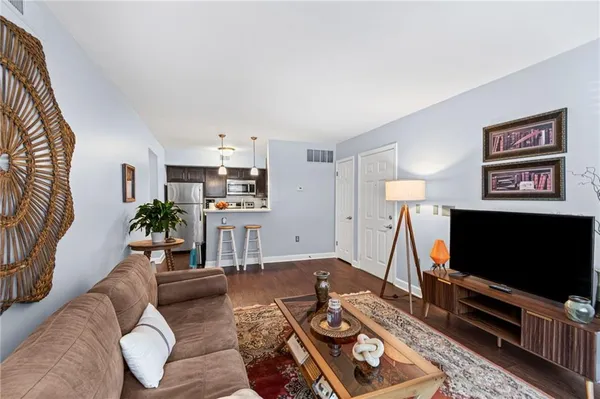 $172,000 | 925 Washington Street, Unit 101, Kansas City, MO 64152