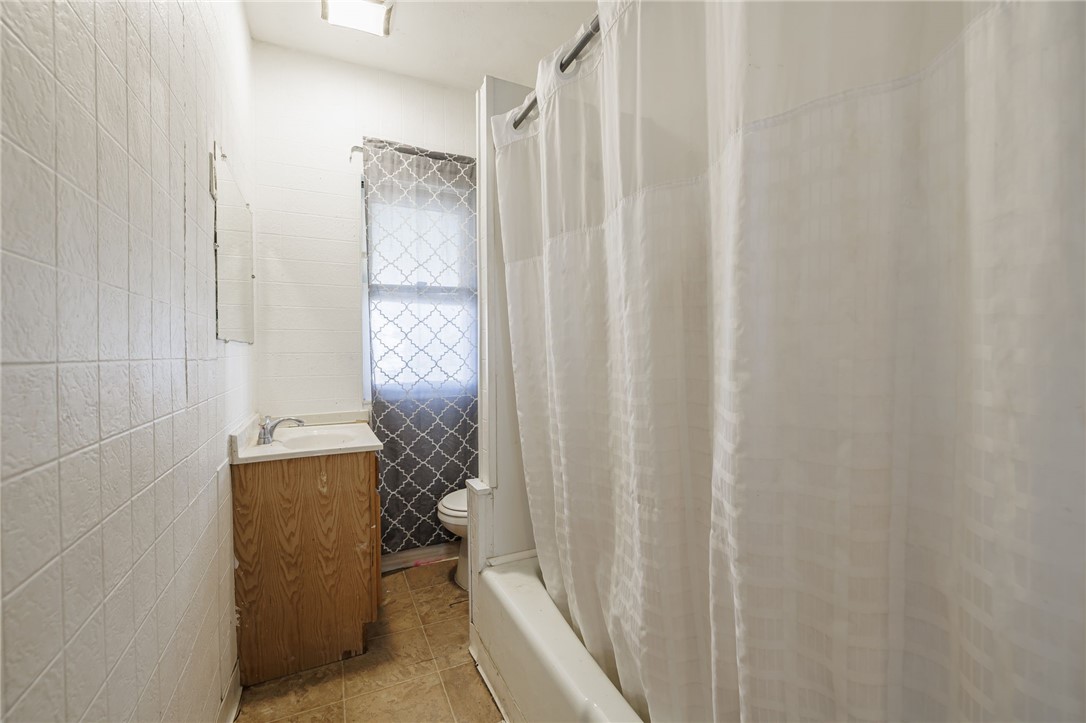 140-142 Electric Avenue Rochester, NY 14613 - Photo 26 of 30 APT2-BATHROOM