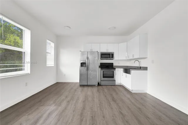 $1,500 | 402 Northwest 12th Avenue, Unit 210, Miami, FL 33128