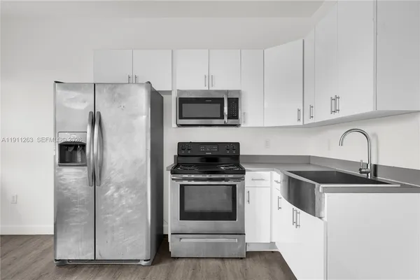 $1,450 | 402 Northwest 12th Avenue, Unit 210, Miami, FL 33128