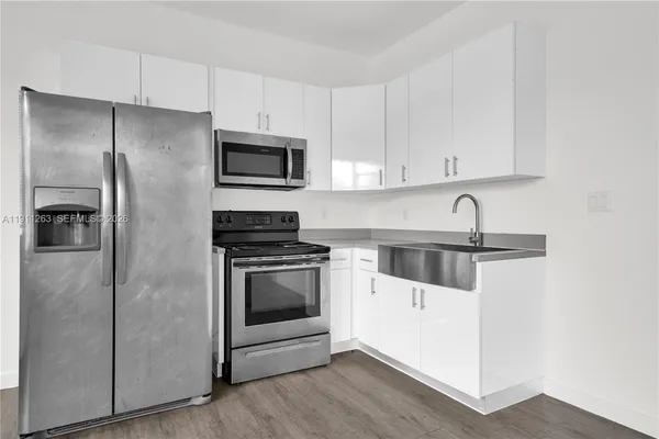 $1,450 | 402 Northwest 12th Avenue, Unit 210, Miami, FL 33128