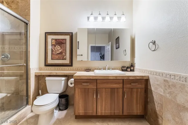 $1,825 | 5250 South Rainbow Boulevard, Unit 2184, Las Vegas, NV 89118