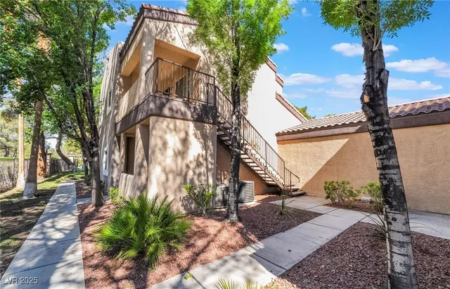 $1,825 | 5250 South Rainbow Boulevard, Unit 2184, Las Vegas, NV 89118
