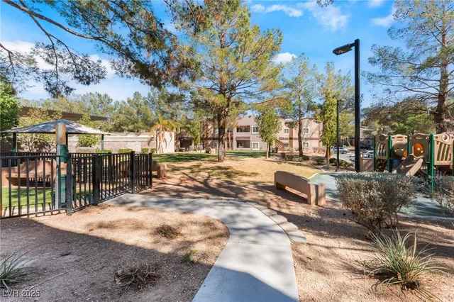 $1,825 | 5250 South Rainbow Boulevard, Unit 2184, Las Vegas, NV 89118