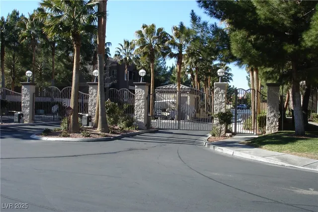 $1,825 | 5250 South Rainbow Boulevard, Unit 2184, Las Vegas, NV 89118