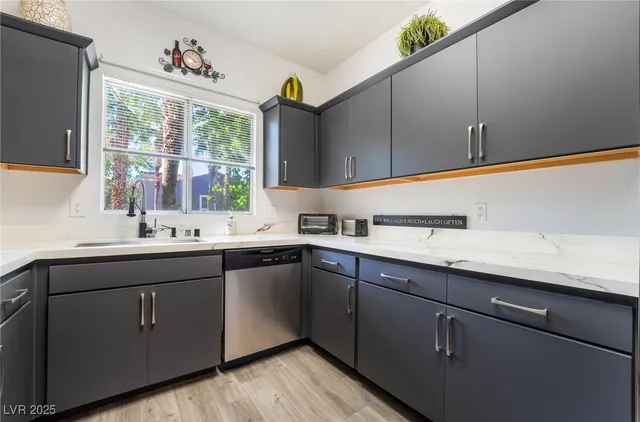 $1,825 | 5250 South Rainbow Boulevard, Unit 2184, Las Vegas, NV 89118