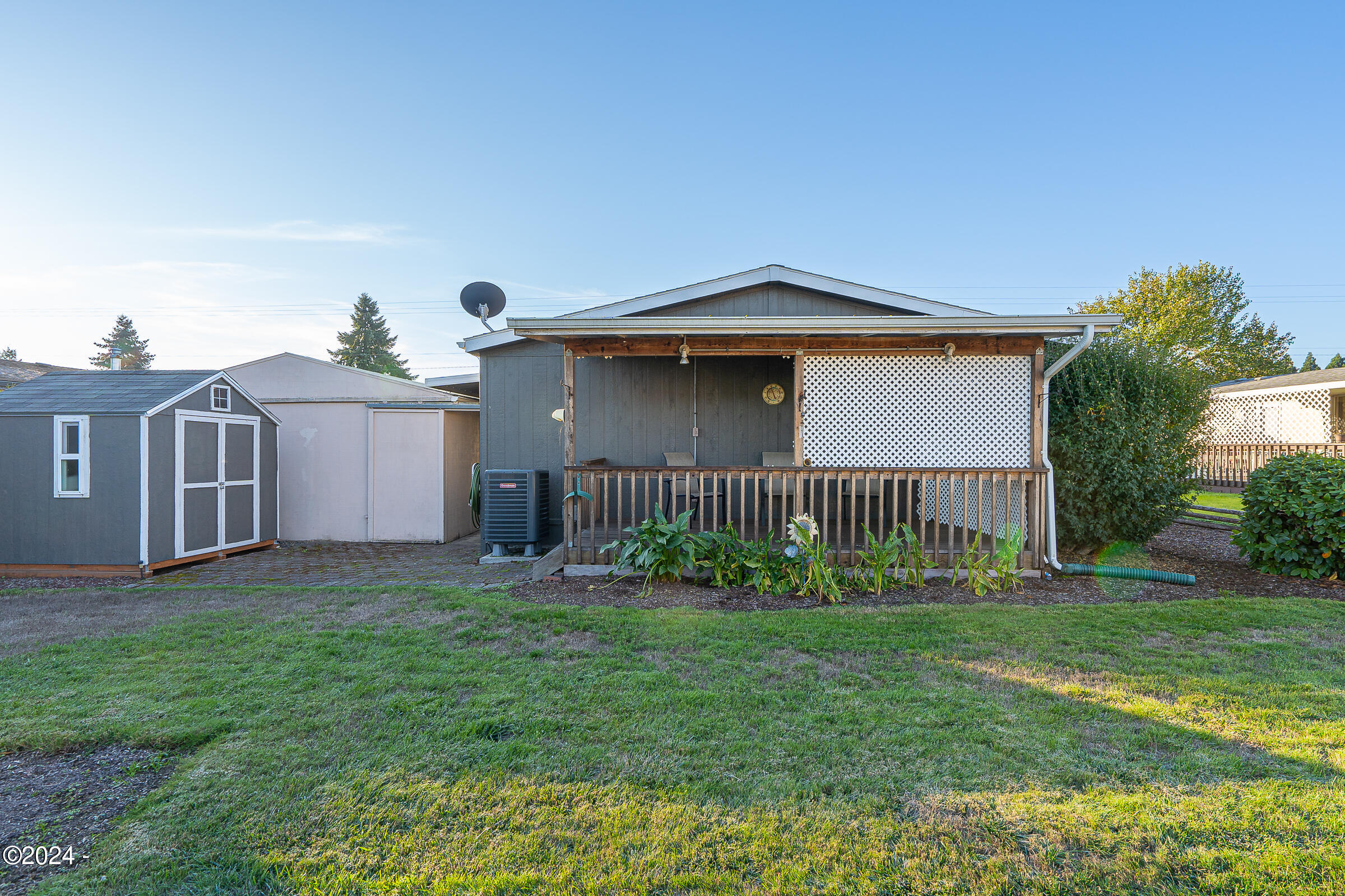 868 Southeast Hankel Street Dallas, OR 97338 - Photo 10 of 35 hankel-backlightmarketing-11
