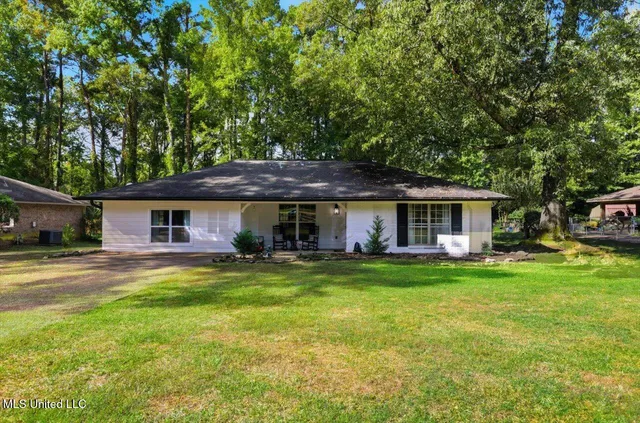 $285,000 | 123 Woodgate Drive, Brandon, MS 39042