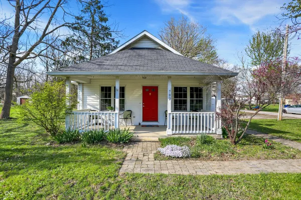 $249,900 | 702 West Pierce Street, Whitestown, IN 46075
