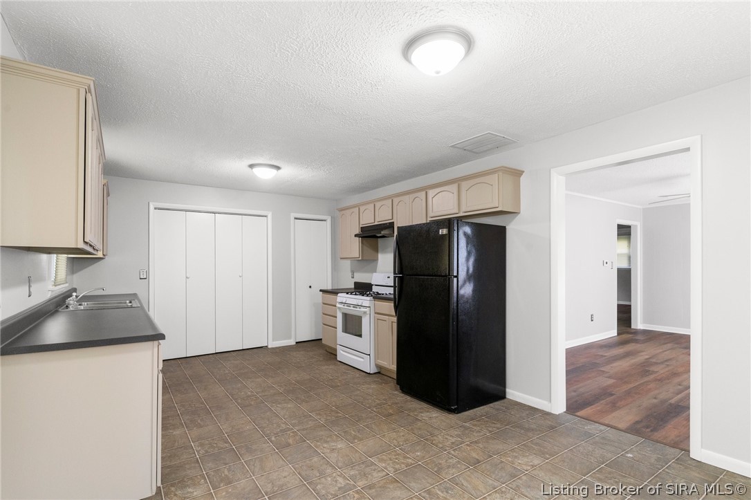 7351 West Chicken Run Road Madison, IN 47250 - Photo 12 of 31