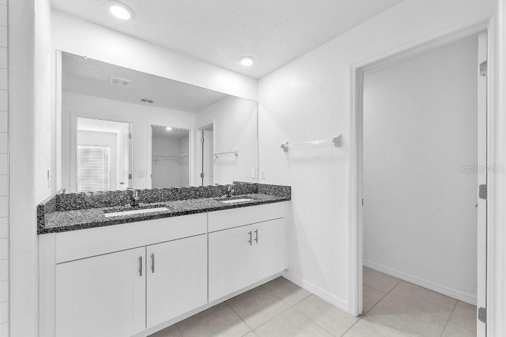 5518 Blue Azure Drive Wimauma, FL 33598 - Photo 11 of 26