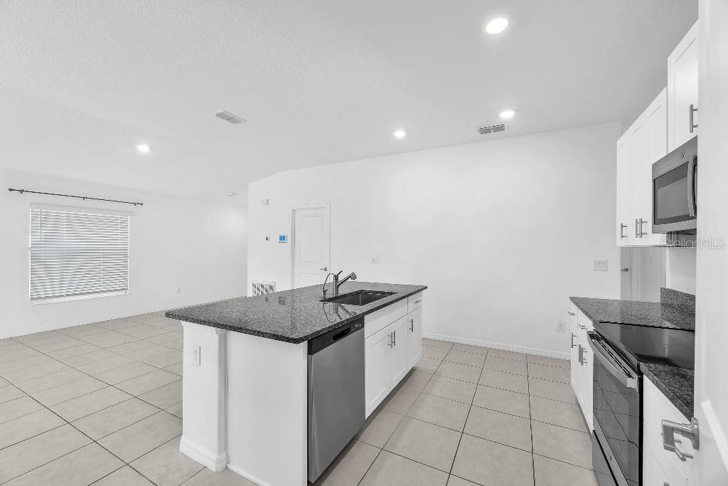 5518 Blue Azure Drive Wimauma, FL 33598 - Photo 15 of 26