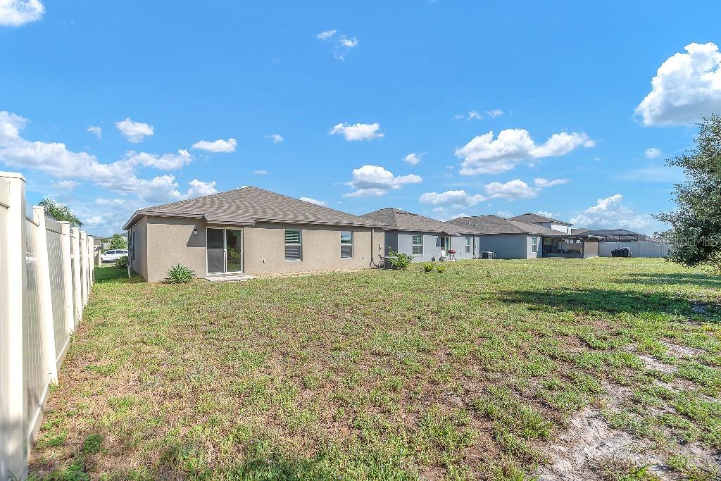 5518 Blue Azure Drive Wimauma, FL 33598 - Photo 5 of 26