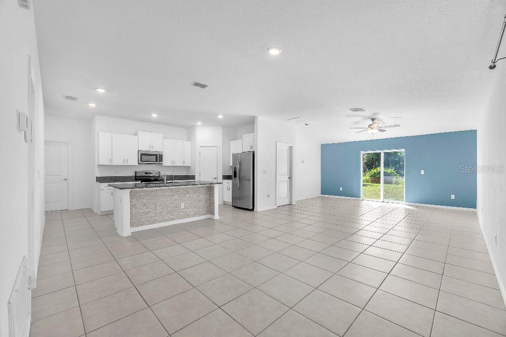 5518 Blue Azure Drive Wimauma, FL 33598 - Photo 6 of 26