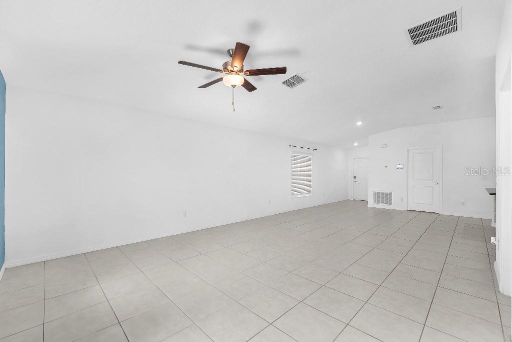 5518 Blue Azure Drive Wimauma, FL 33598 - Photo 7 of 26