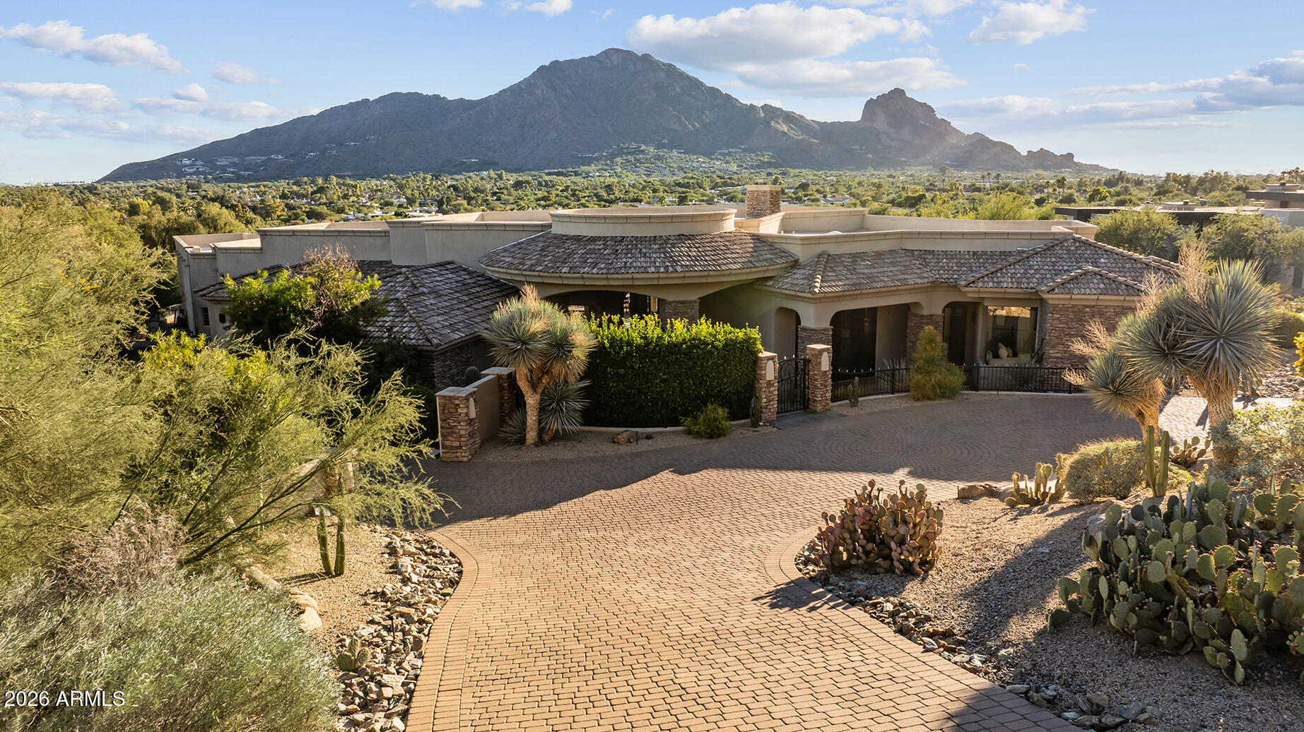 Full view of Camelback