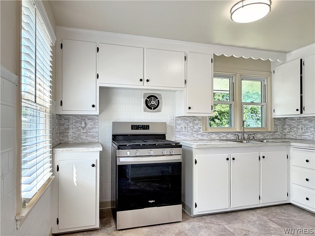 878 Beach Road Cheektowaga, NY 14225 - Photo 20 of 34 Kitchen