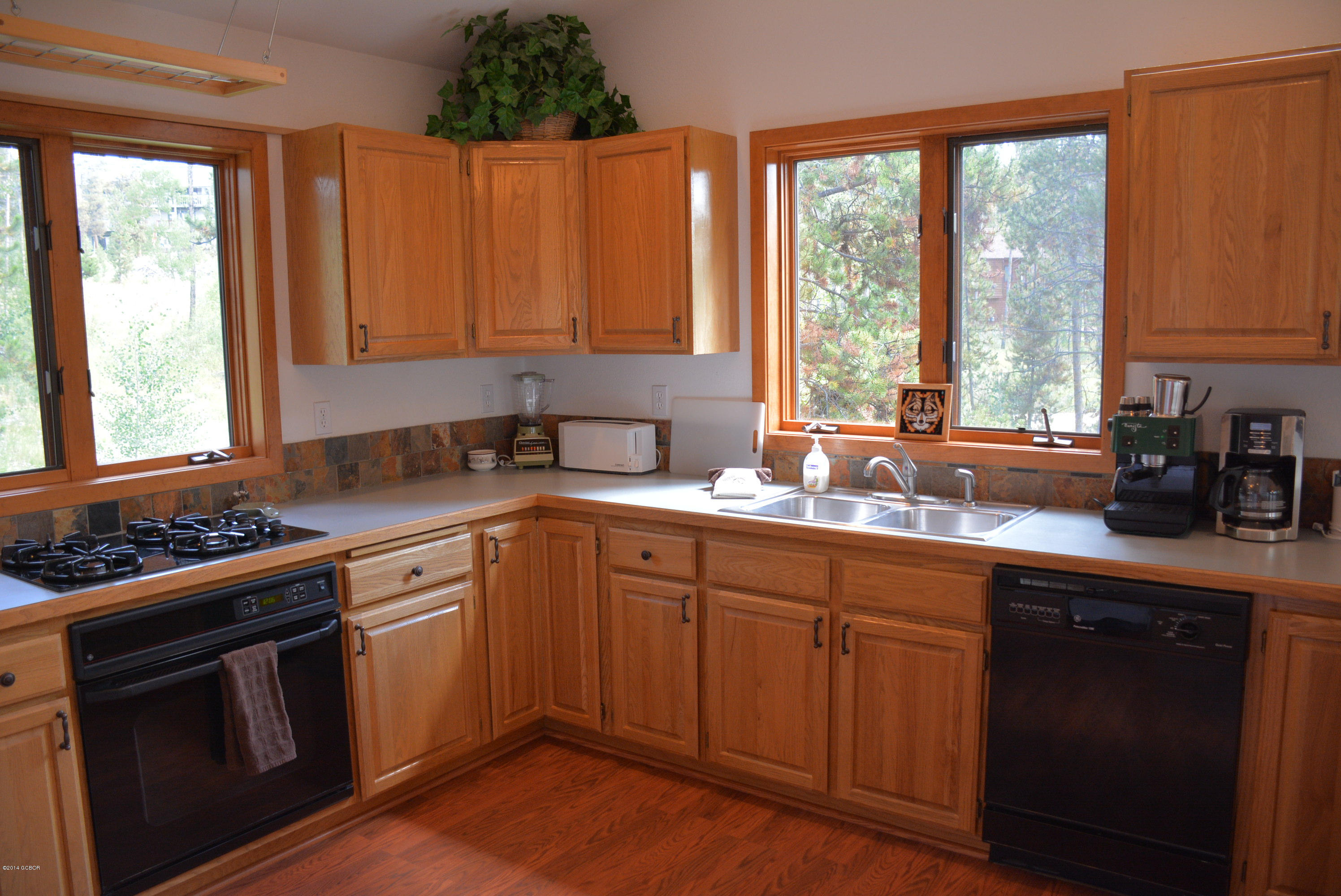 173 Deer Rd/cty Road Fraser, CO 80442 - Photo 3 of 39 Large Open Kitchen