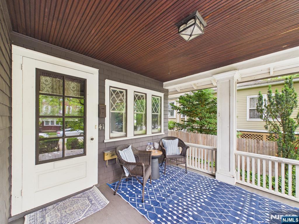 41 Randolph Place Ridgewood, NJ 07450 - Photo 3 of 29